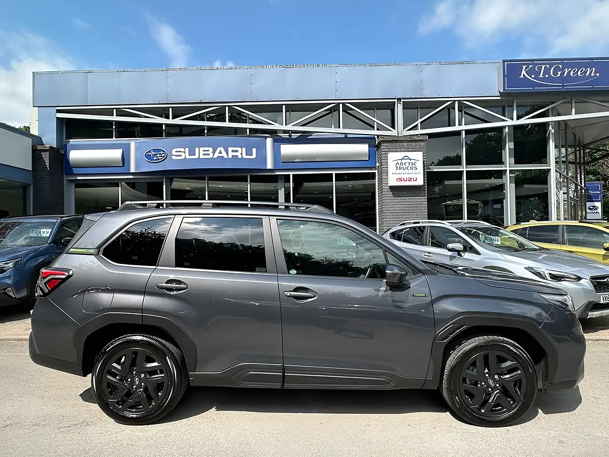 Used 2025 Subaru Forester Field Magnetite Gray - Interior and Exterior details 5