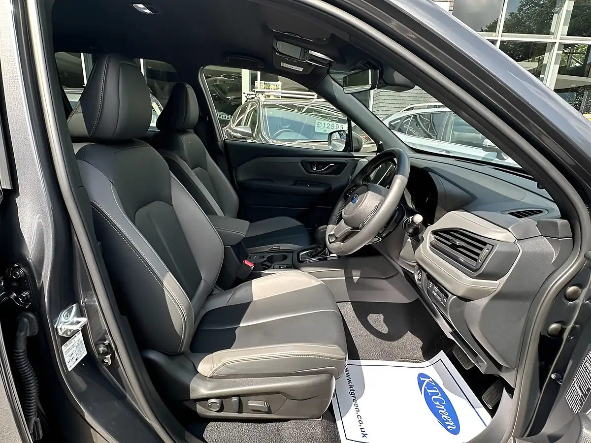 Used 2025 Subaru Forester Field Magnetite Gray - Interior and Exterior details 7