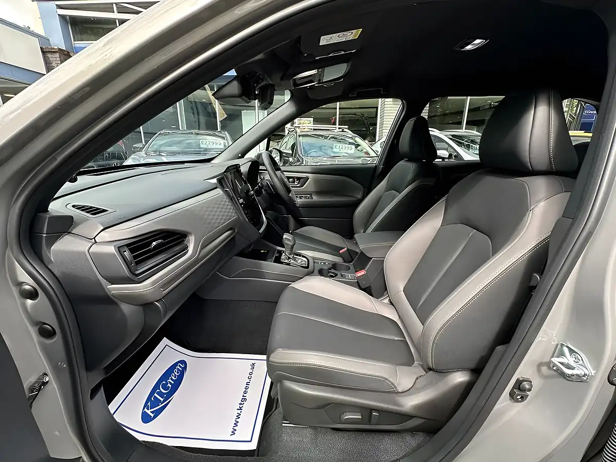 Used 2025 Subaru Forester Field Silver - Interior and Exterior details 11