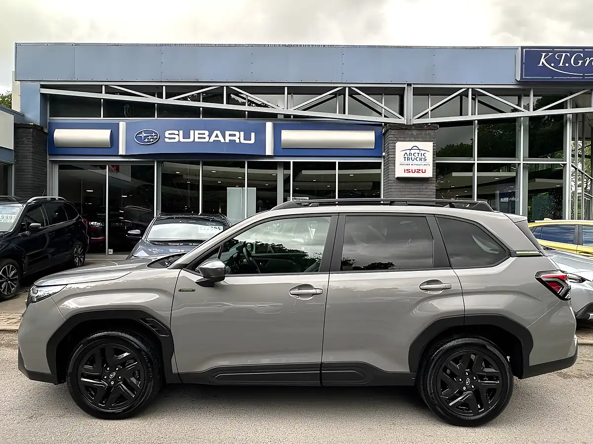 Used 2025 Subaru Forester Field Silver - Interior and Exterior details 2