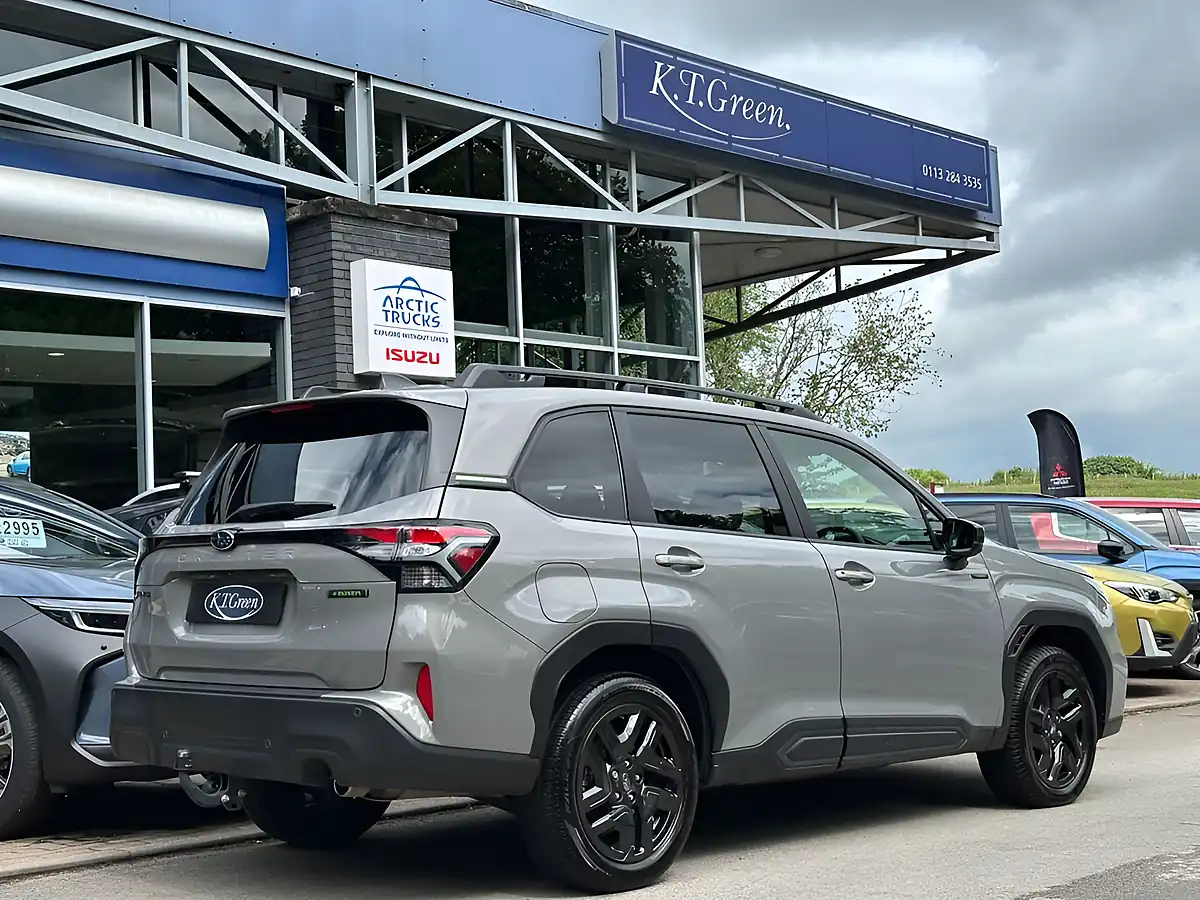 Used 2025 Subaru Forester Field Silver - Interior and Exterior details 4