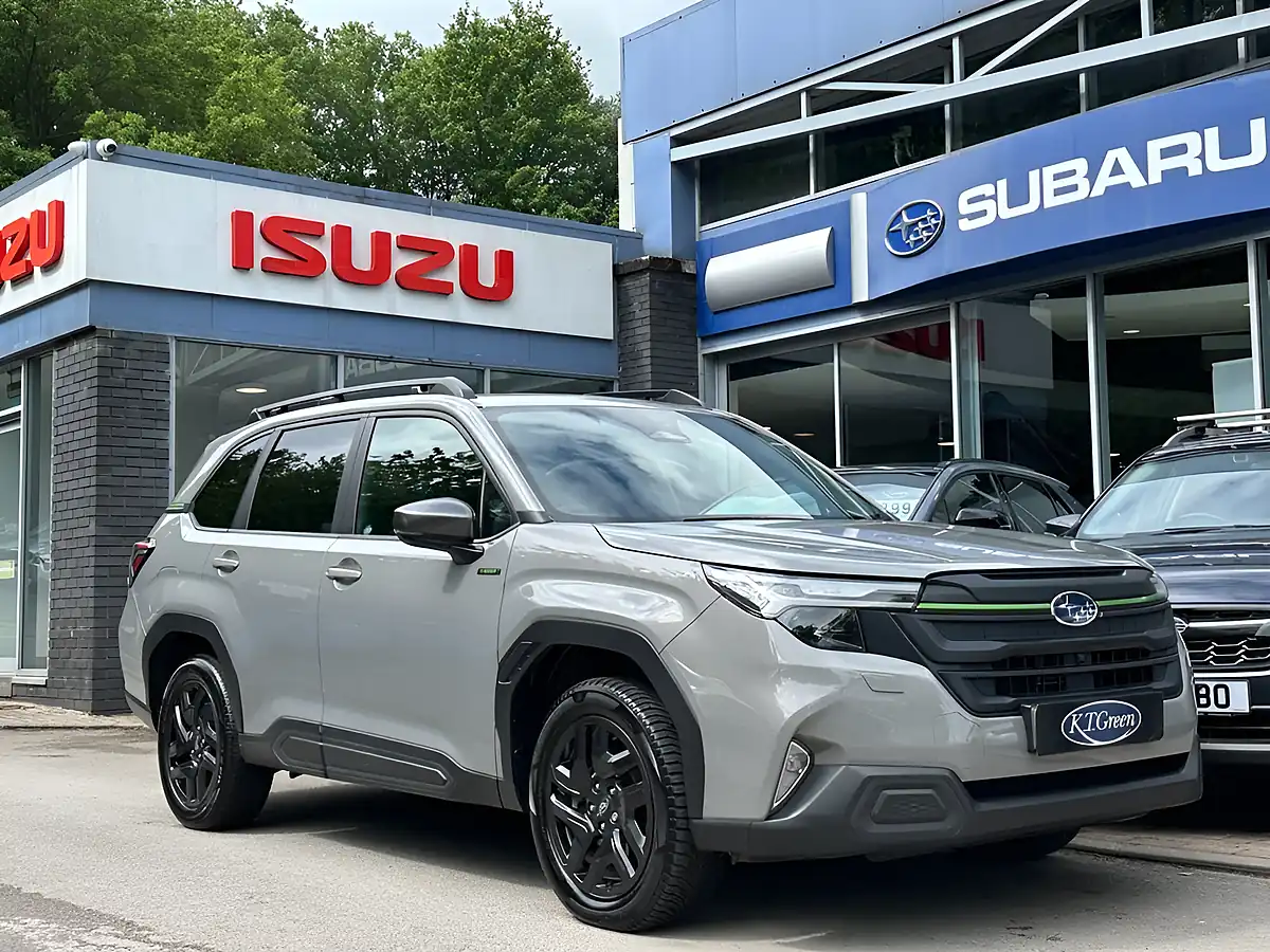 Used 2025 Subaru Forester Field Silver - Interior and Exterior details 6