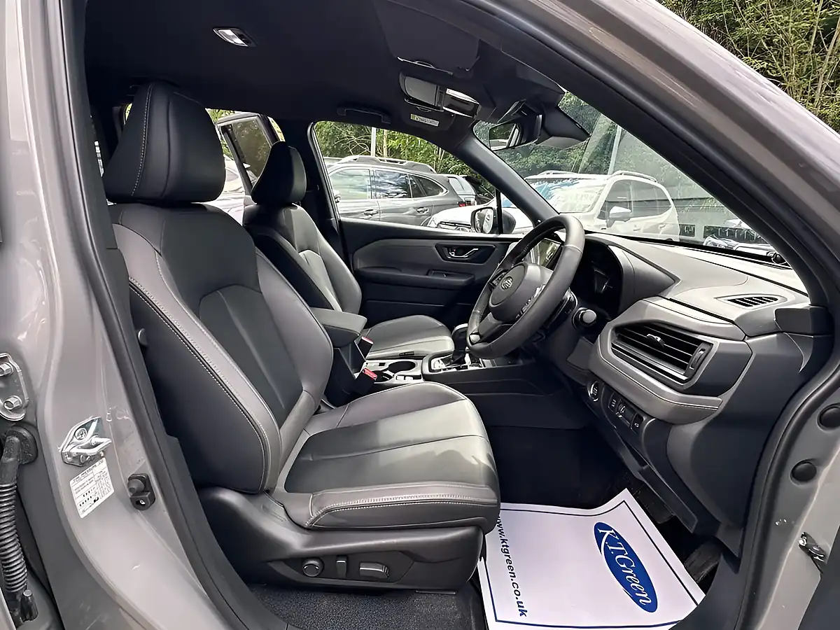 Used 2025 Subaru Forester Field Silver - Interior and Exterior details 7