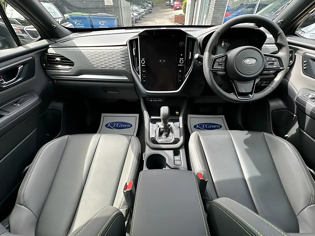 Used 2025 Subaru Forester Field Silver - Interior and Exterior details 9