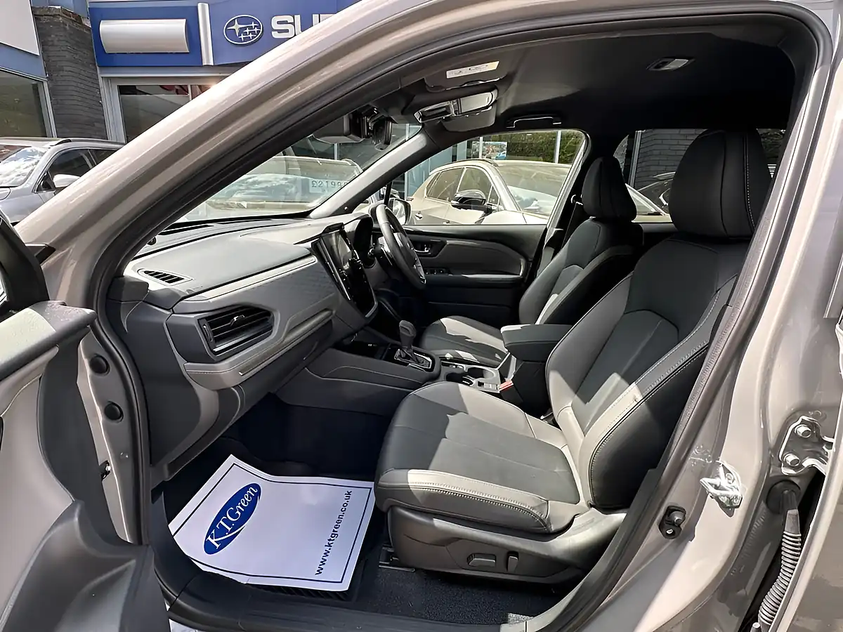 Used 2025 Subaru Forester Field Silver - Interior and Exterior details 11