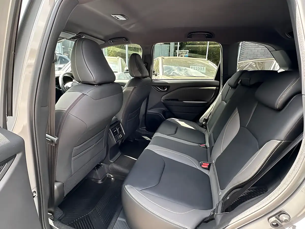 Used 2025 Subaru Forester Field Silver - Interior and Exterior details 12