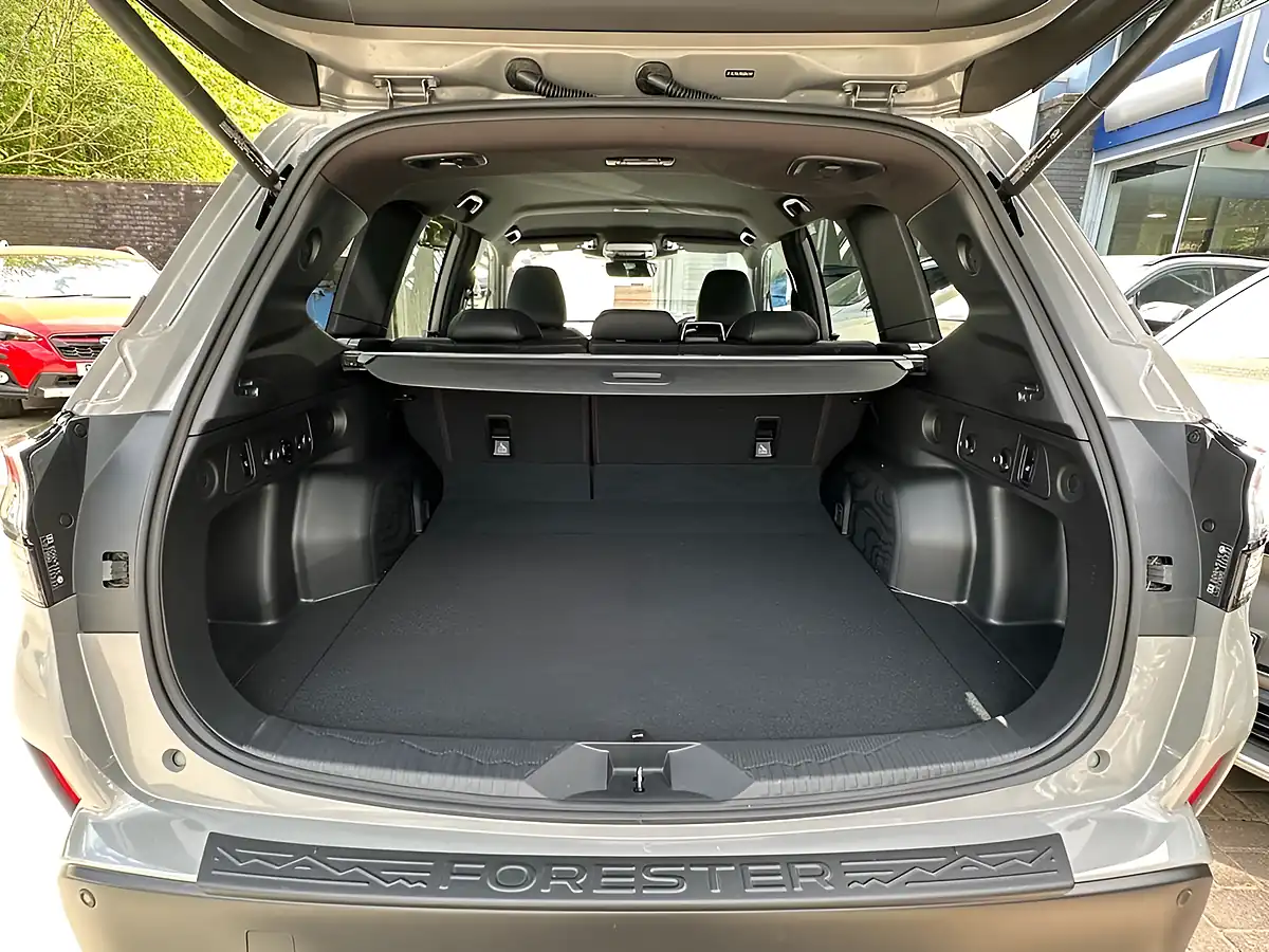 Used 2025 Subaru Forester Field Silver - Interior and Exterior details 13