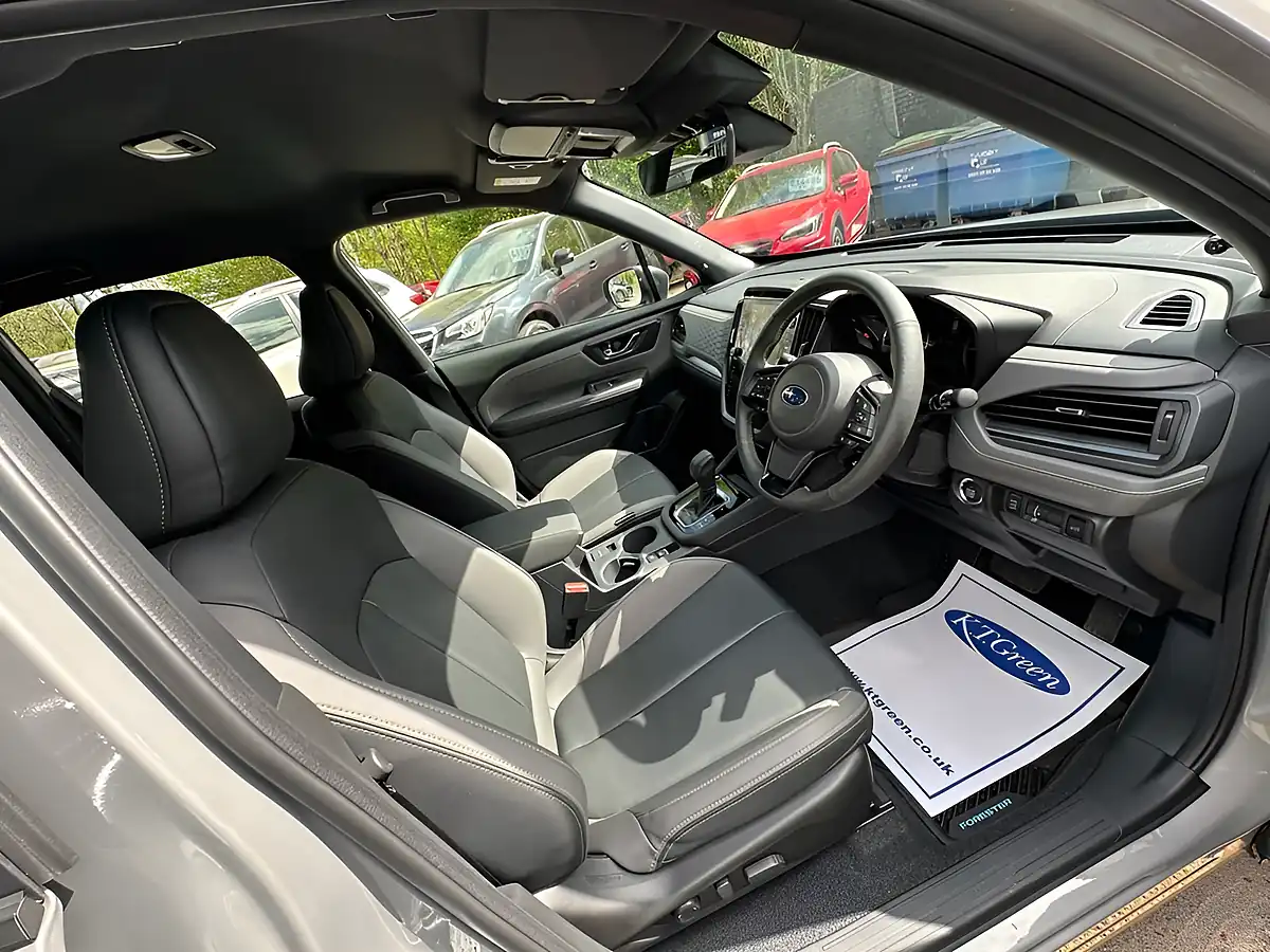 Used 2025 Subaru Forester Field Silver - Interior and Exterior details 8