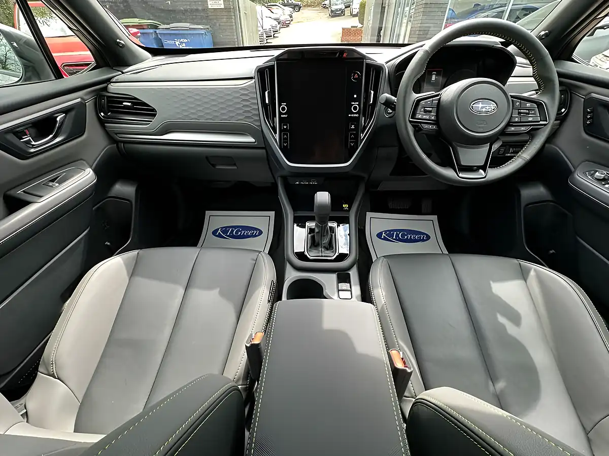 Used 2025 Subaru Forester Field Silver - Interior and Exterior details 9