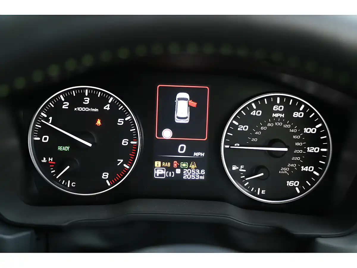 Used 2025 Subaru Forester Field White - Interior and Exterior details 7