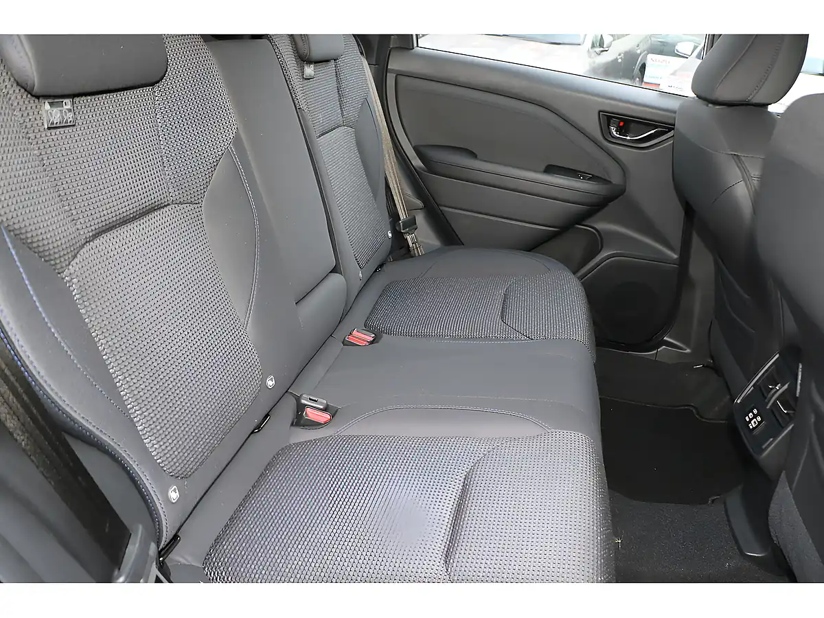 Used 2025 Subaru Forester Limited Autumn Green - Interior and Exterior details 10