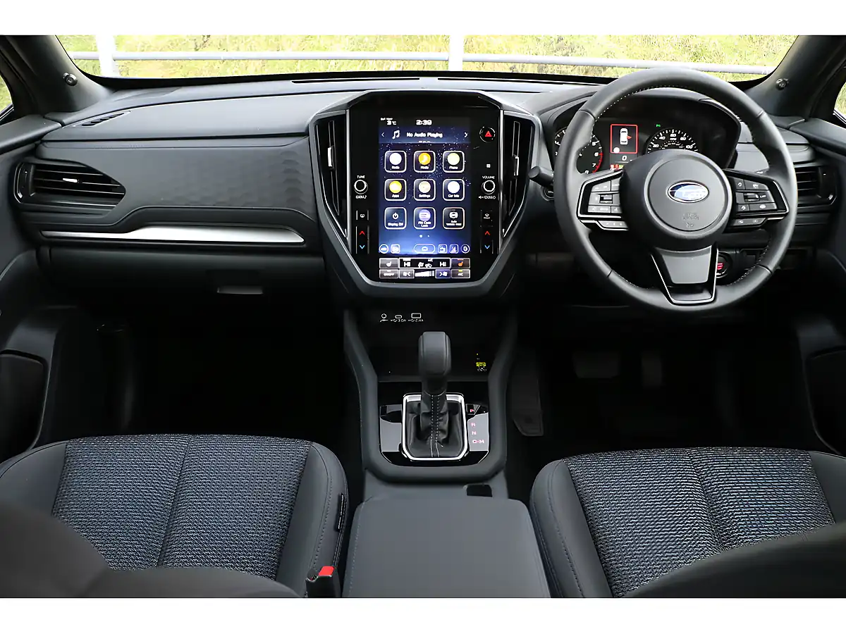 Used 2025 Subaru Forester Limited Autumn Green - Interior and Exterior details 11