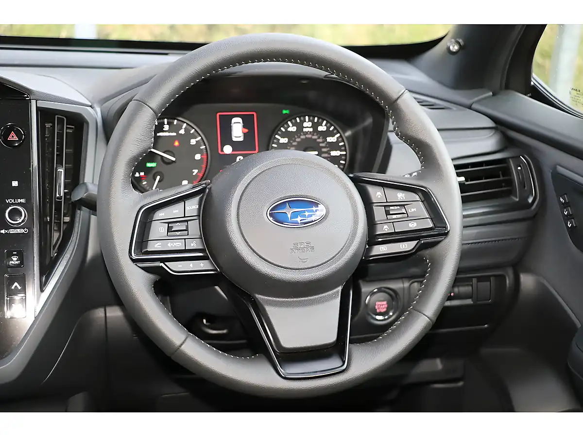 Used 2025 Subaru Forester Limited Autumn Green - Interior and Exterior details 13