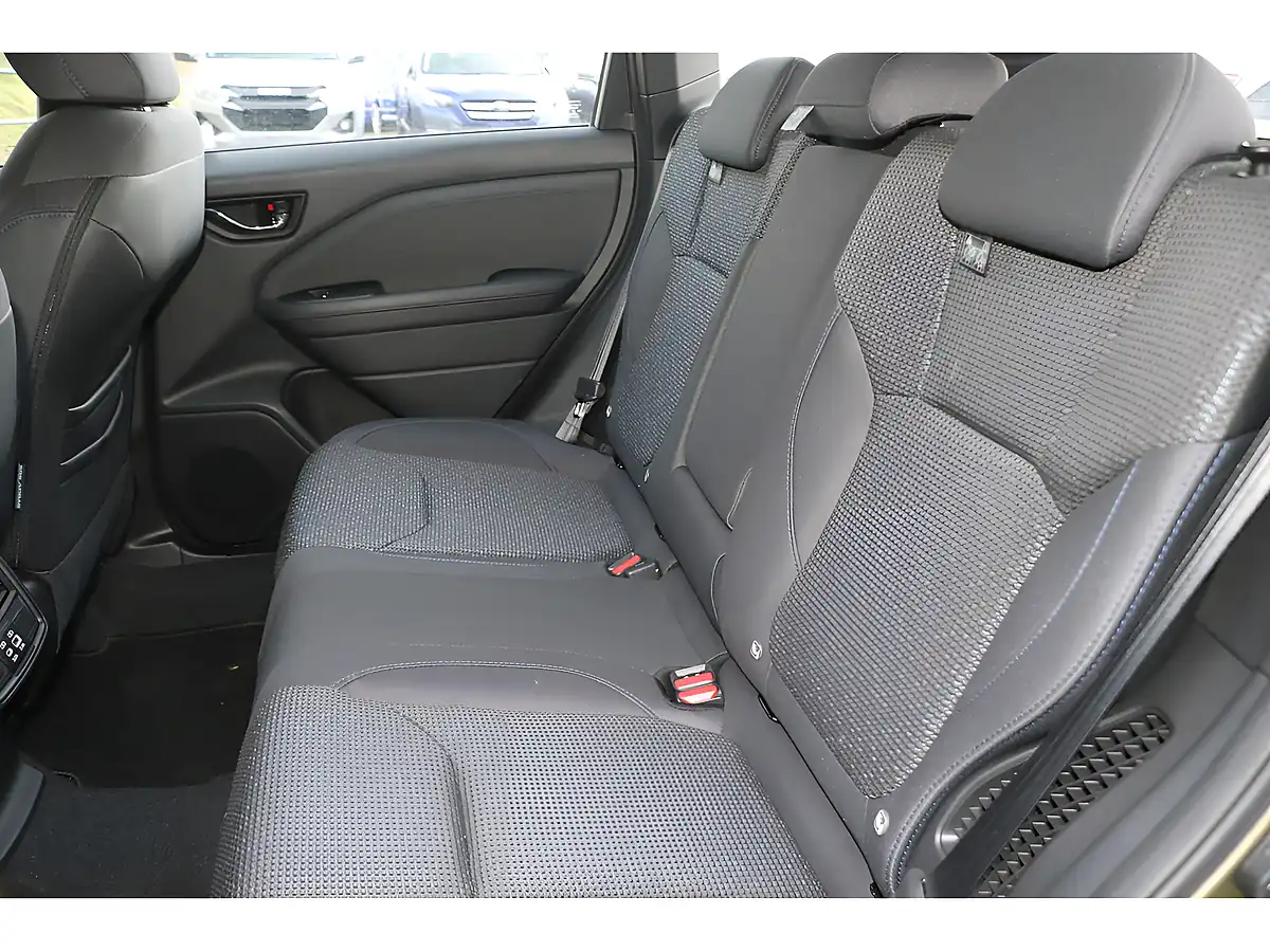 Used 2025 Subaru Forester Limited Autumn Green - Interior and Exterior details 15