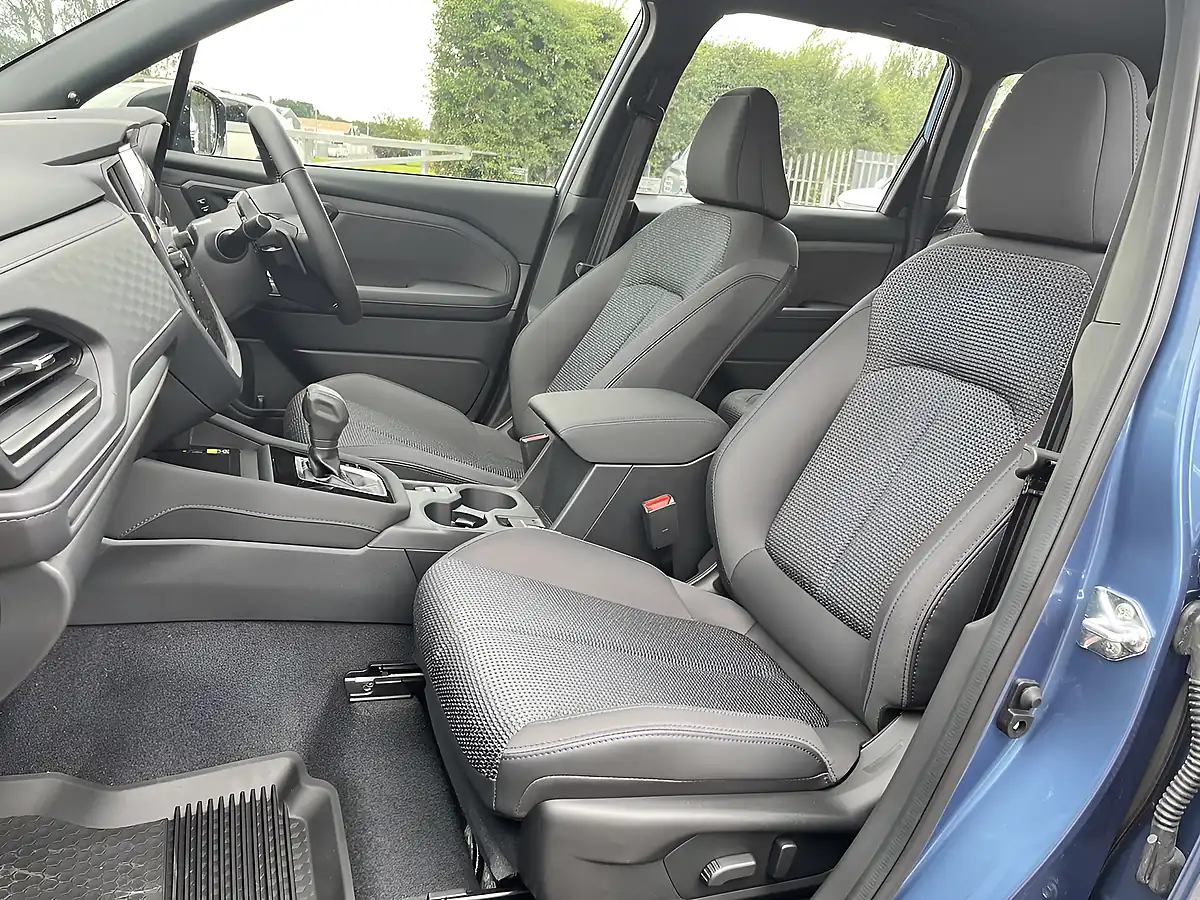 Used 2025 Subaru Forester Limited Blue - Interior and Exterior details 13