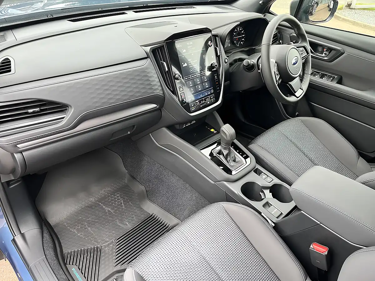 Used 2025 Subaru Forester Limited Blue - Interior and Exterior details 14