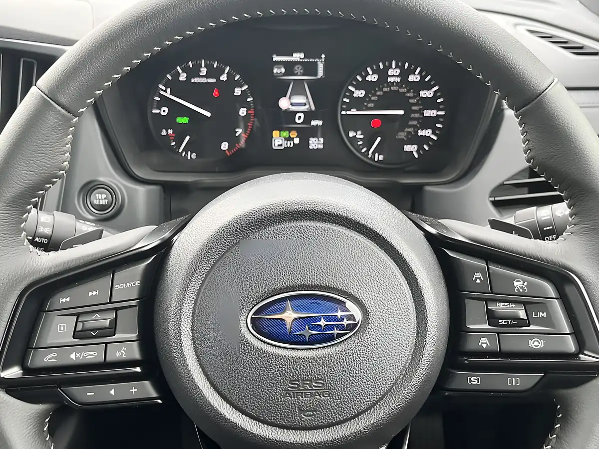 Used 2025 Subaru Forester Limited Blue - Interior and Exterior details 17