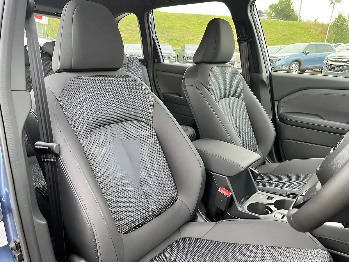 Used 2025 Subaru Forester Limited Blue - Interior and Exterior details 20