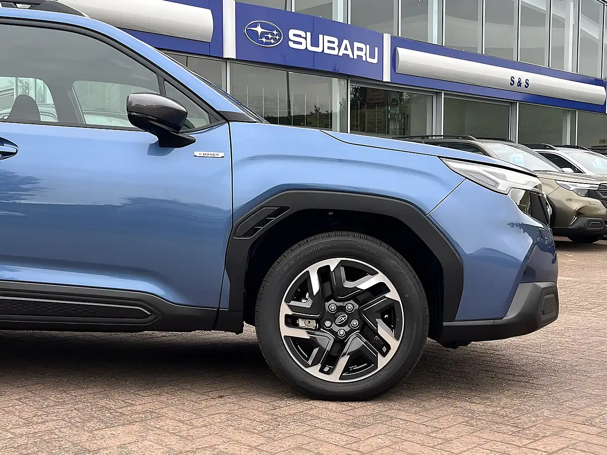 Used 2025 Subaru Forester Limited Blue - Interior and Exterior details 4