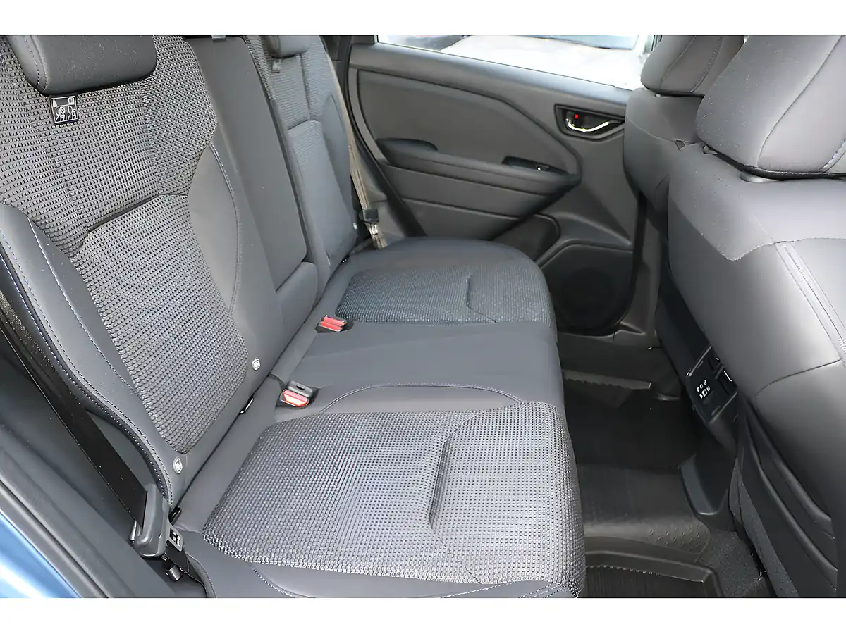 Used 2025 Subaru Forester Limited Horizon Blue - Interior and Exterior details 11