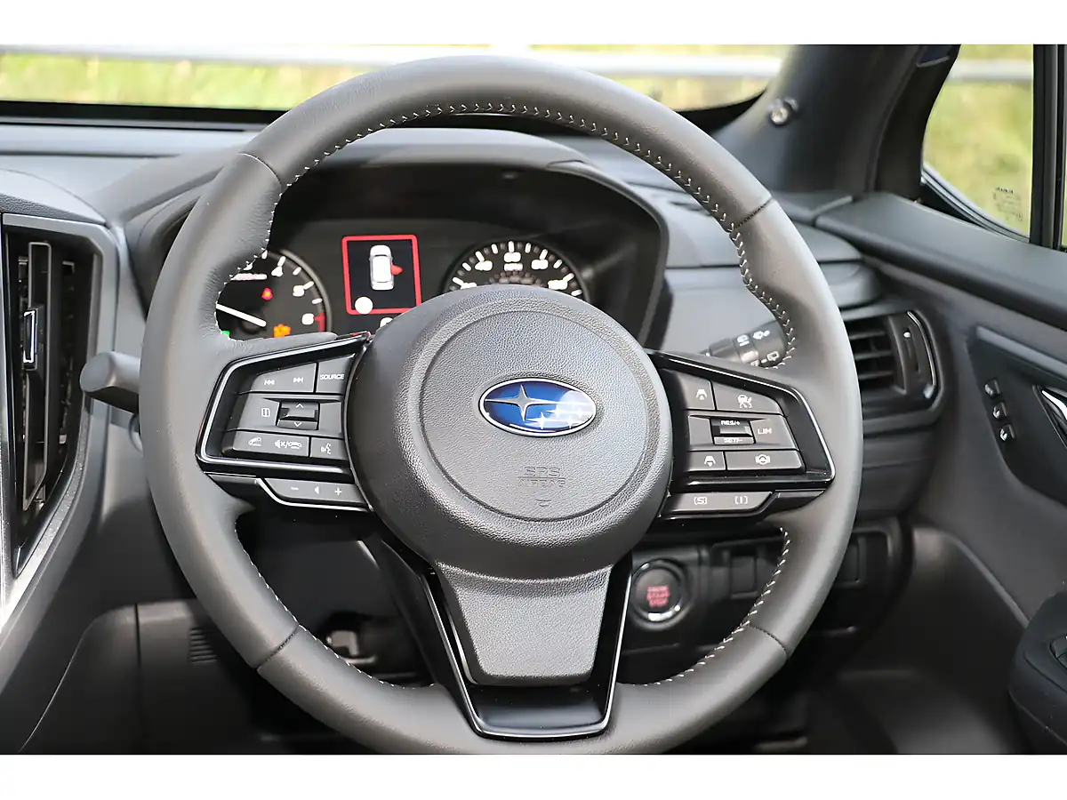 Used 2025 Subaru Forester Limited Horizon Blue - Interior and Exterior details 14