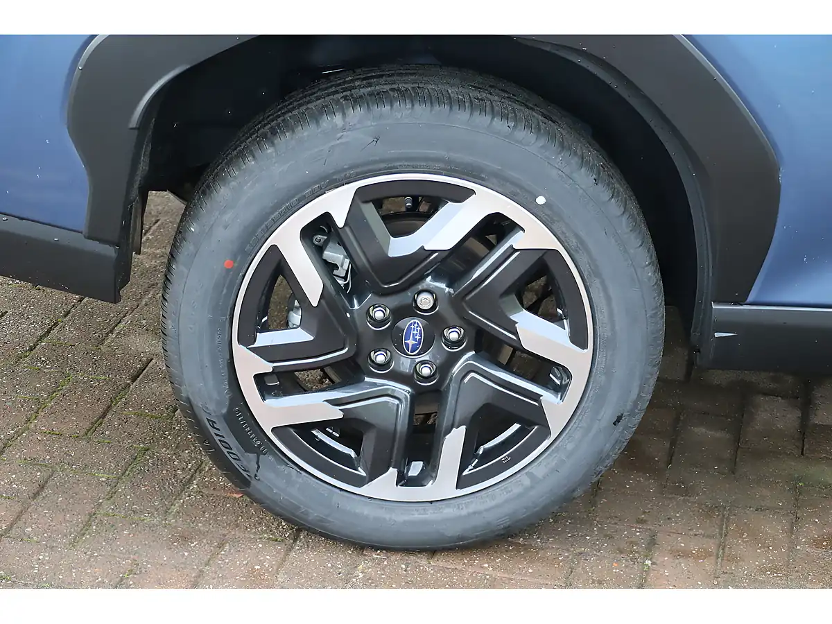 Used 2025 Subaru Forester Limited Horizon Blue - Interior and Exterior details 15