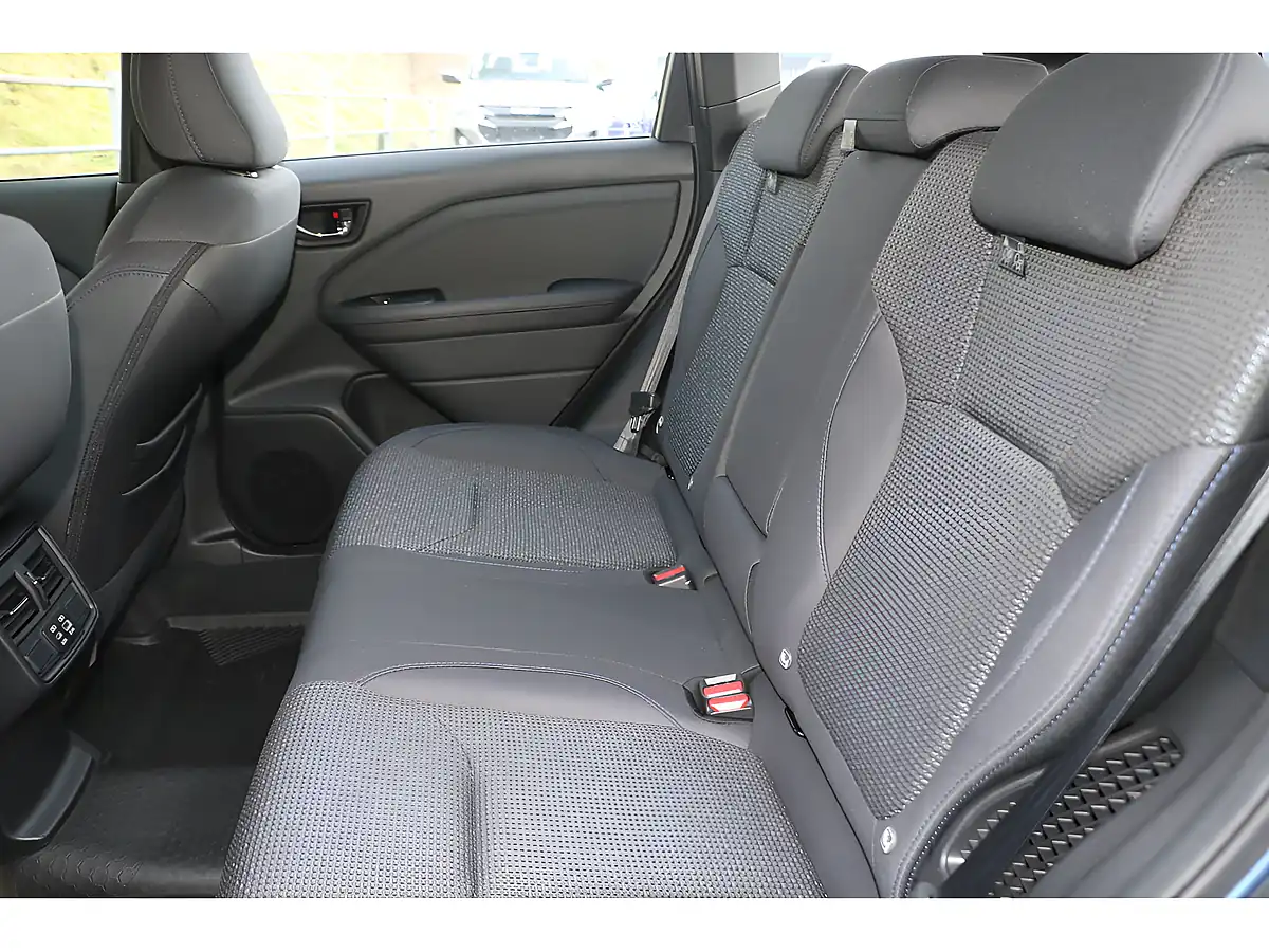 Used 2025 Subaru Forester Limited Horizon Blue - Interior and Exterior details 17