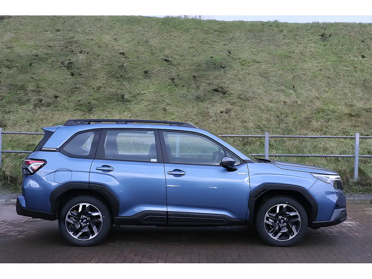 Used 2025 Subaru Forester Limited Horizon Blue - Interior and Exterior details 3
