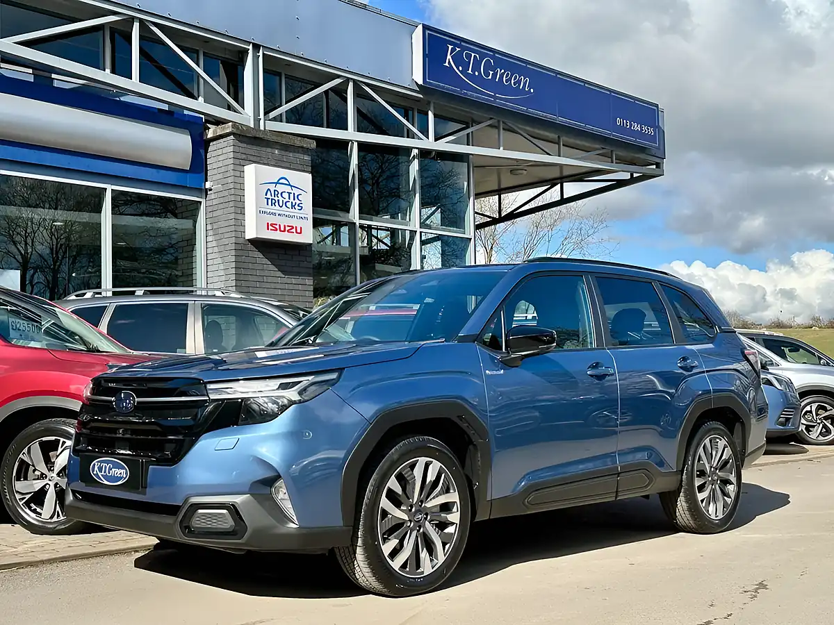 Used 2025 Subaru Forester Touring Blue - Front View