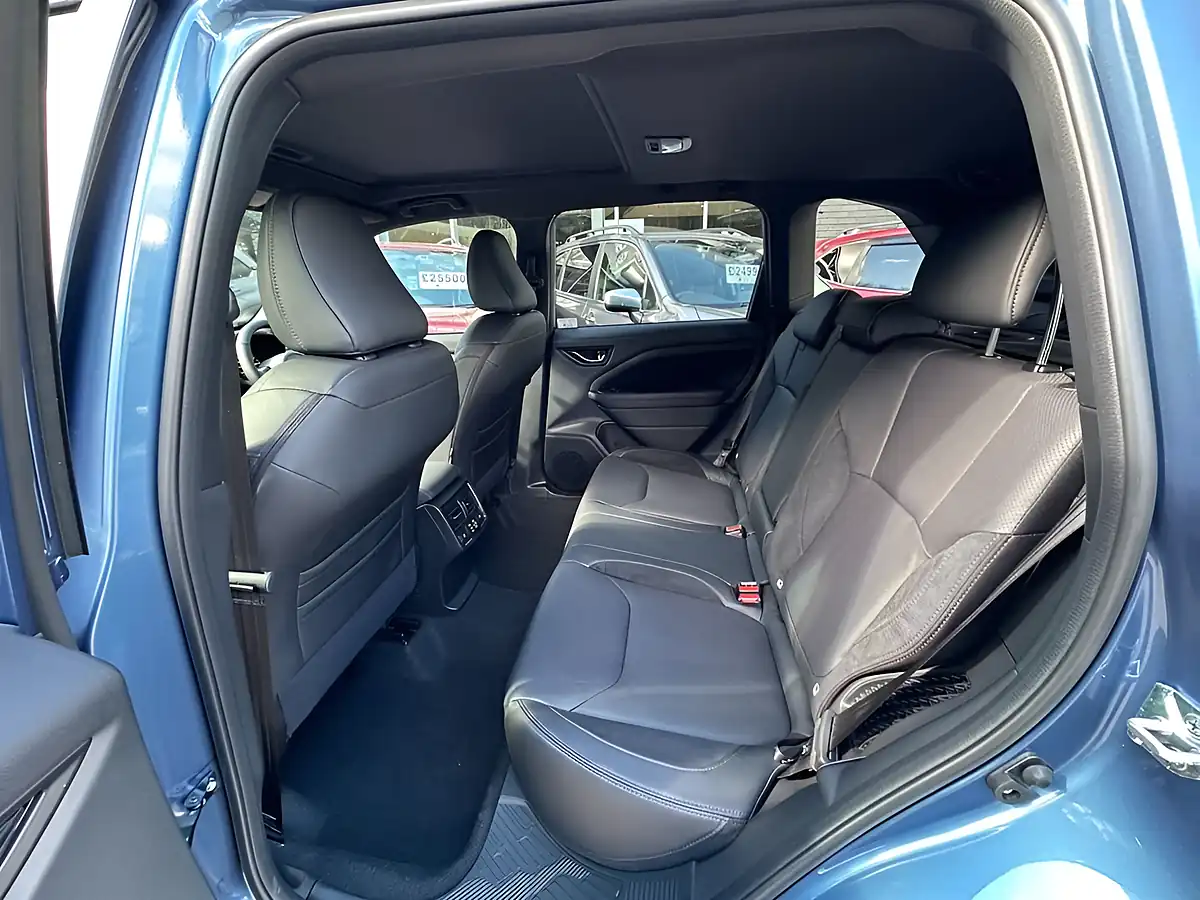 Used 2025 Subaru Forester Touring Blue - Interior and Exterior details 12