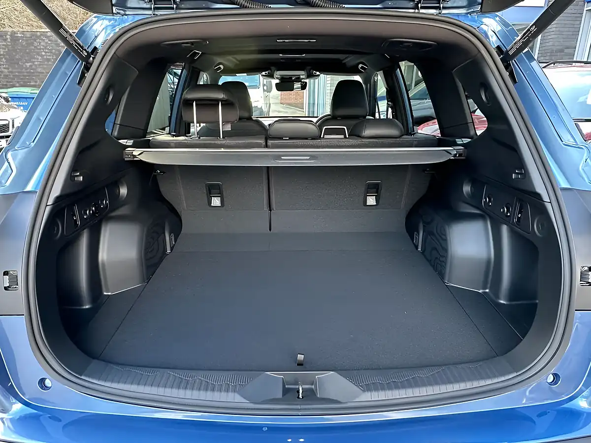 Used 2025 Subaru Forester Touring Blue - Interior and Exterior details 13