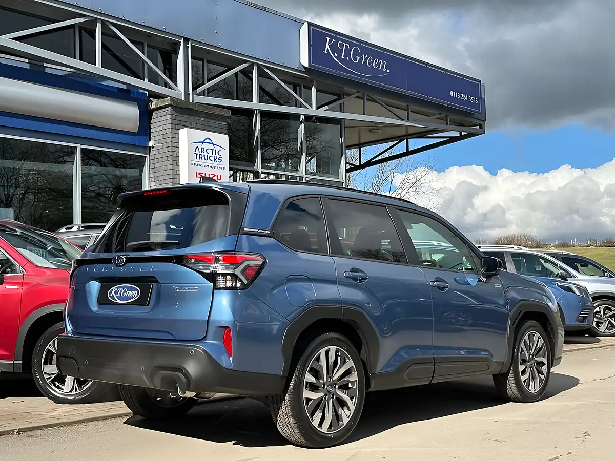 Used 2025 Subaru Forester Touring Blue - Interior and Exterior details 4