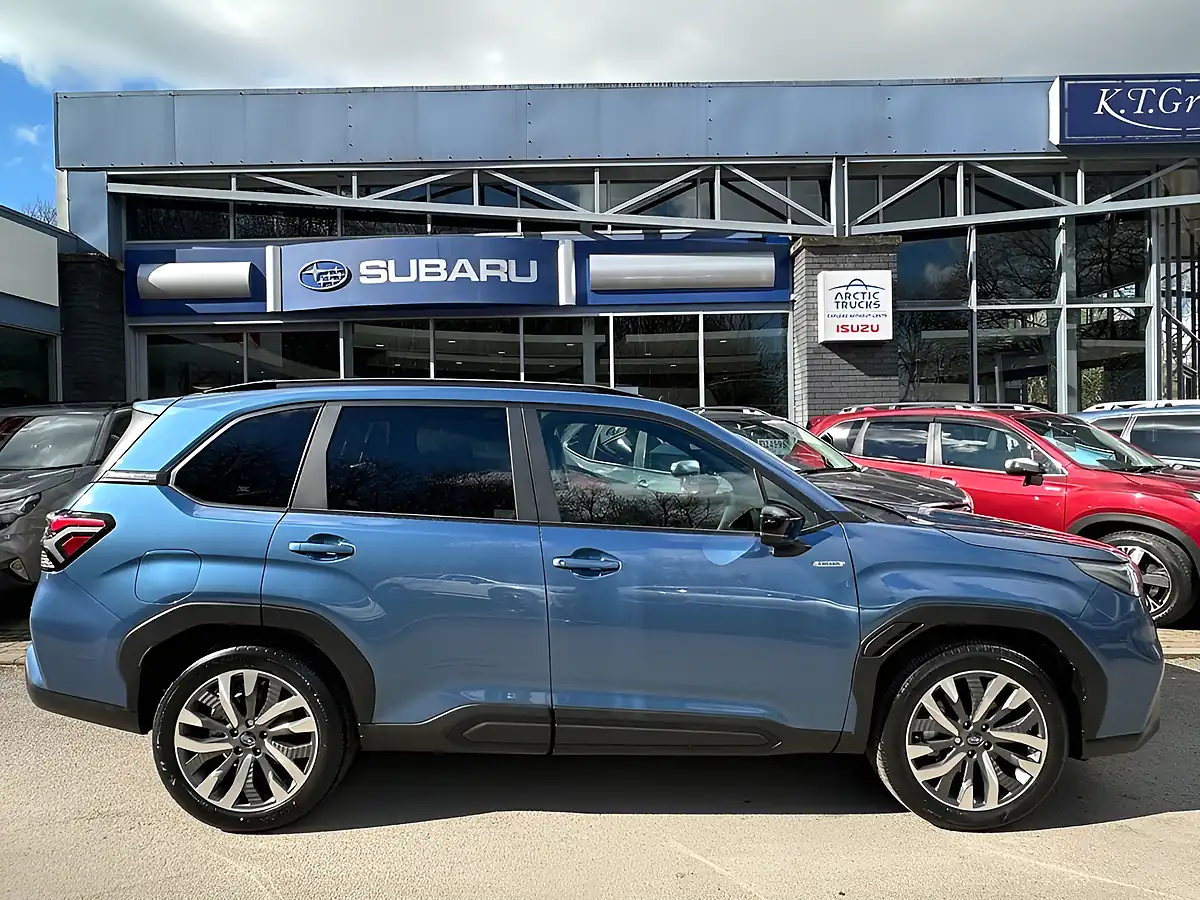 Used 2025 Subaru Forester Touring Blue - Interior and Exterior details 5