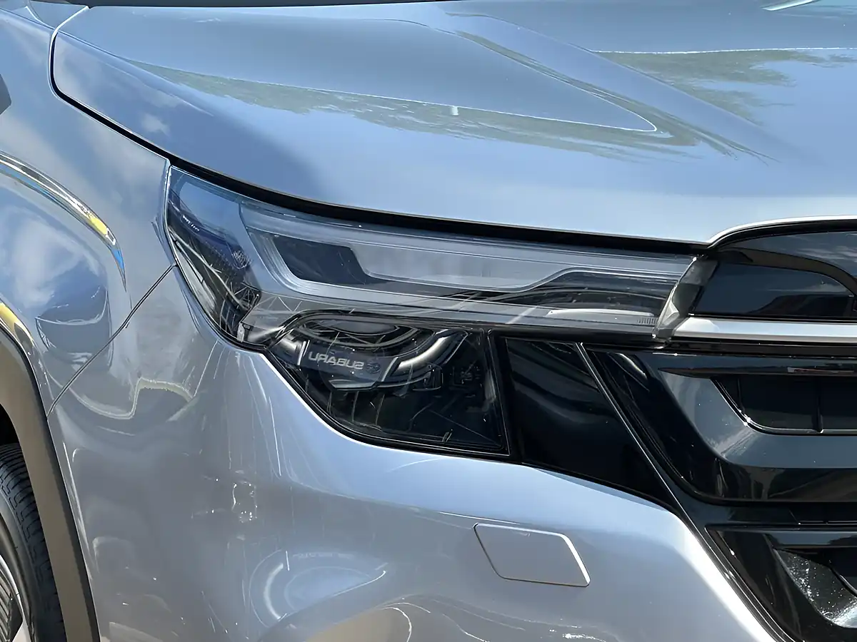 Used 2025 Subaru Forester Touring Silver - Interior and Exterior details 17