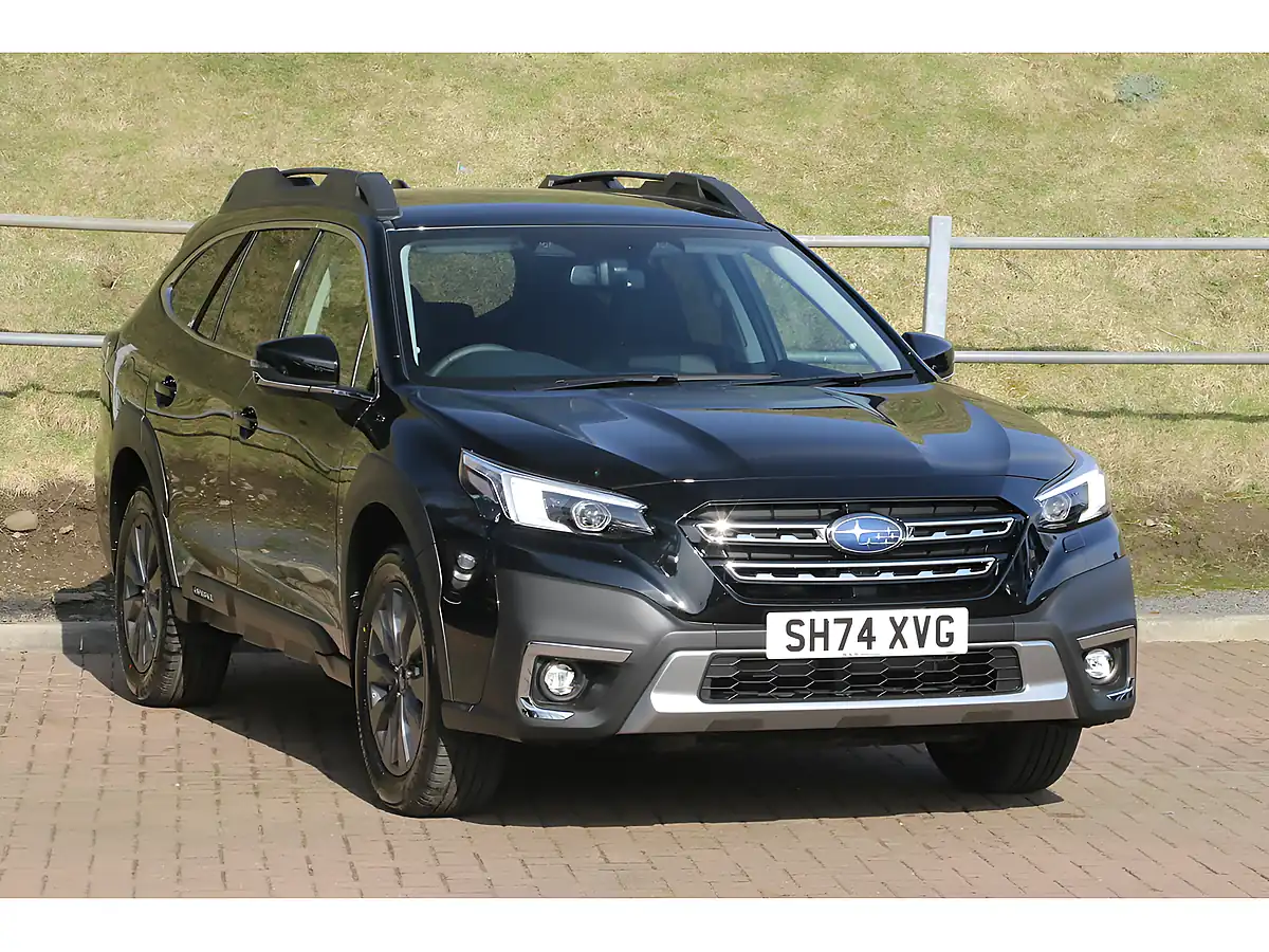 Used 2025 Subaru Outback I Limited Black - Front View