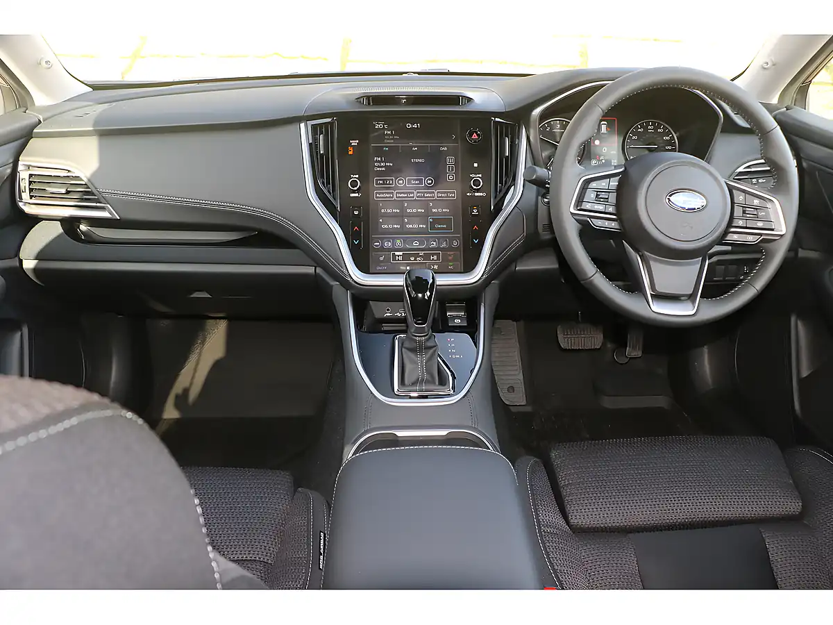 Used 2025 Subaru Outback I Limited Black - Interior and Exterior details 10