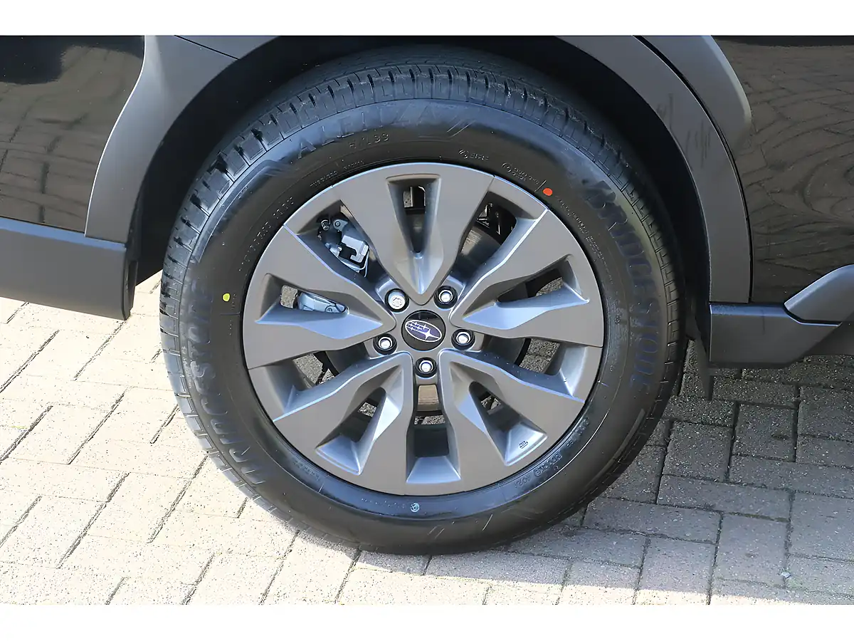 Used 2025 Subaru Outback I Limited Black - Interior and Exterior details 13