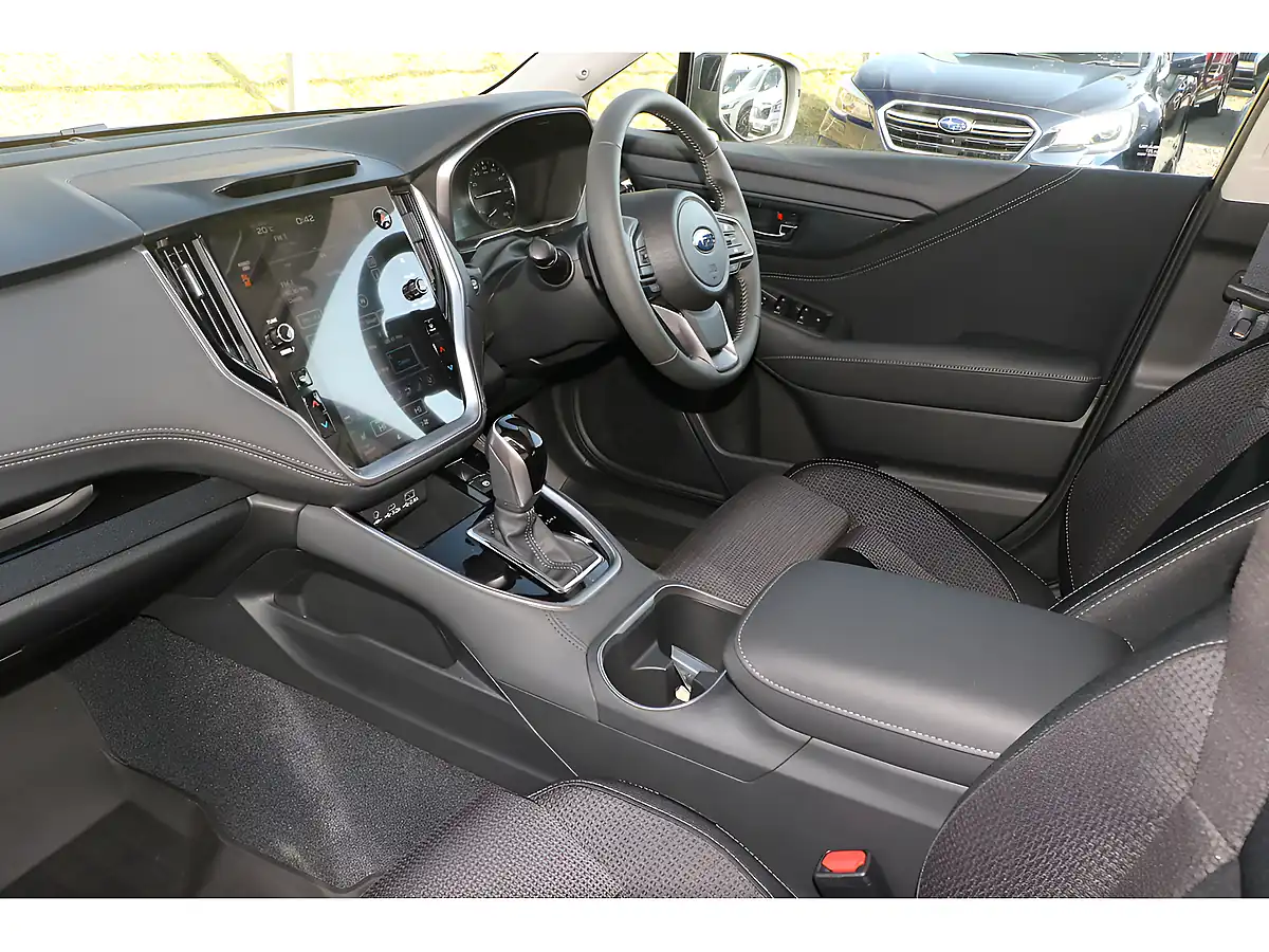 Used 2025 Subaru Outback I Limited Black - Interior and Exterior details 15