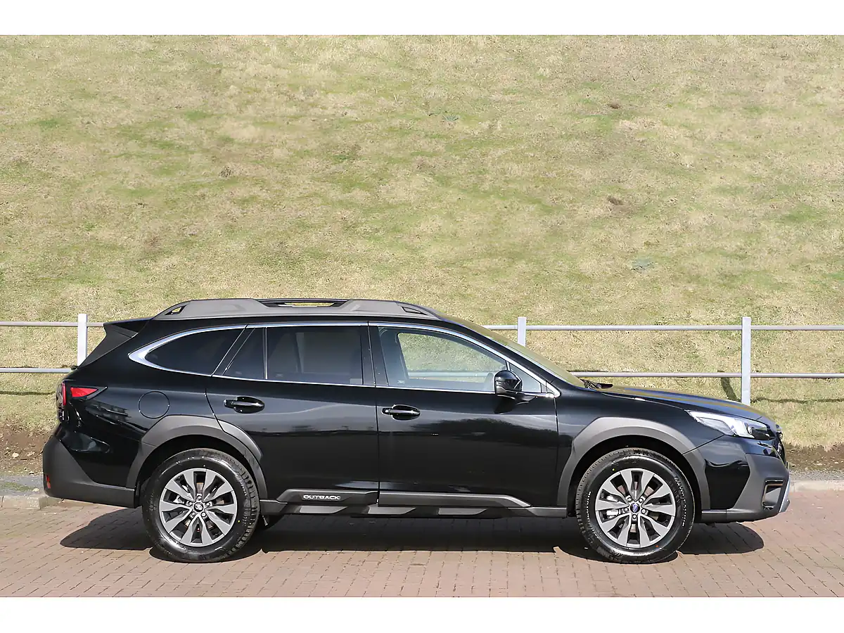 Used 2025 Subaru Outback I Limited Black - Interior and Exterior details 2