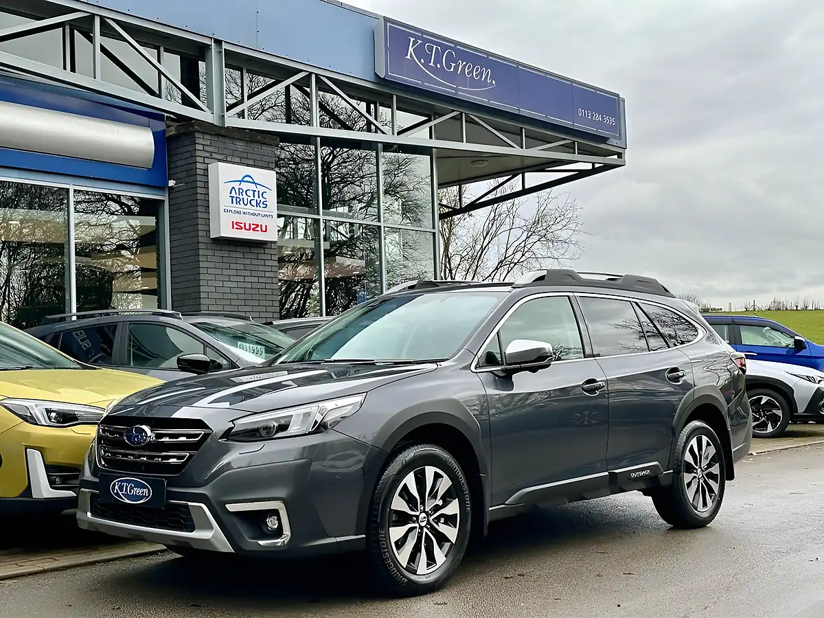 Used 2025 Subaru Outback Touring Grey - Front View