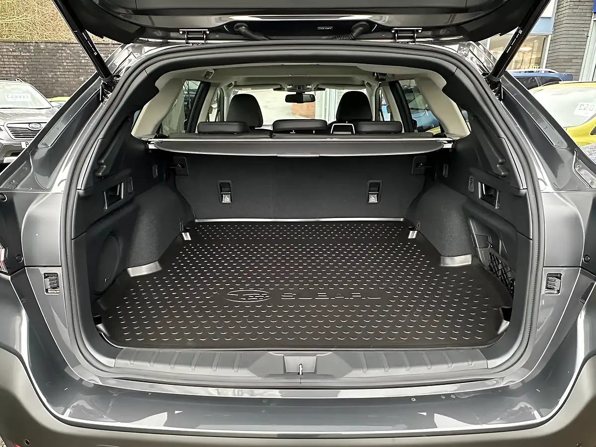 Used 2025 Subaru Outback Touring Grey - Interior and Exterior details 13