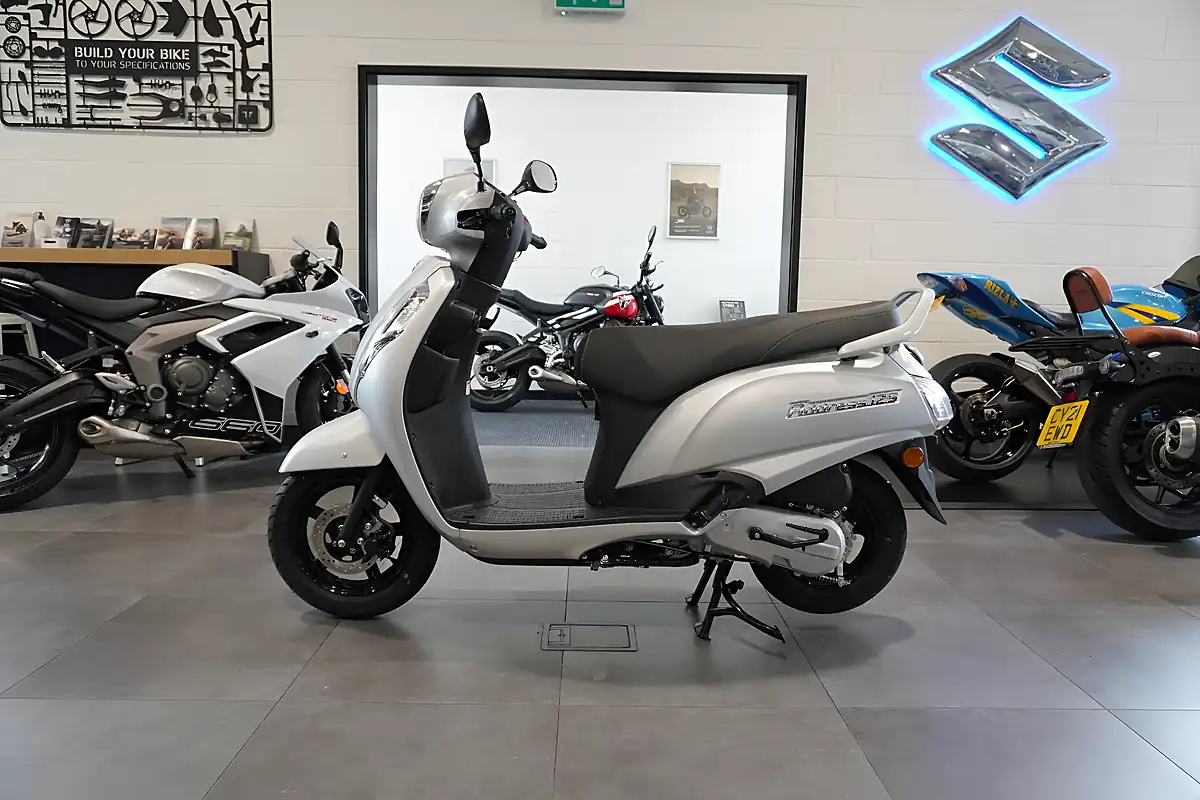 Used 2025 Suzuki Address 125 Platinum Silver Platinum Silver - Interior and Exterior details 2