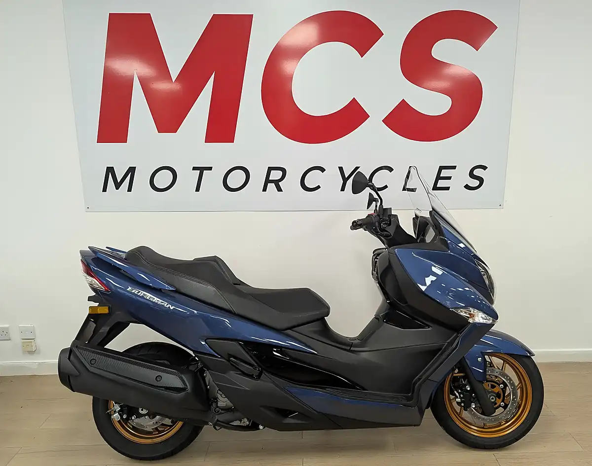 Used 2025 Suzuki Burgman 400 Blue - Front View