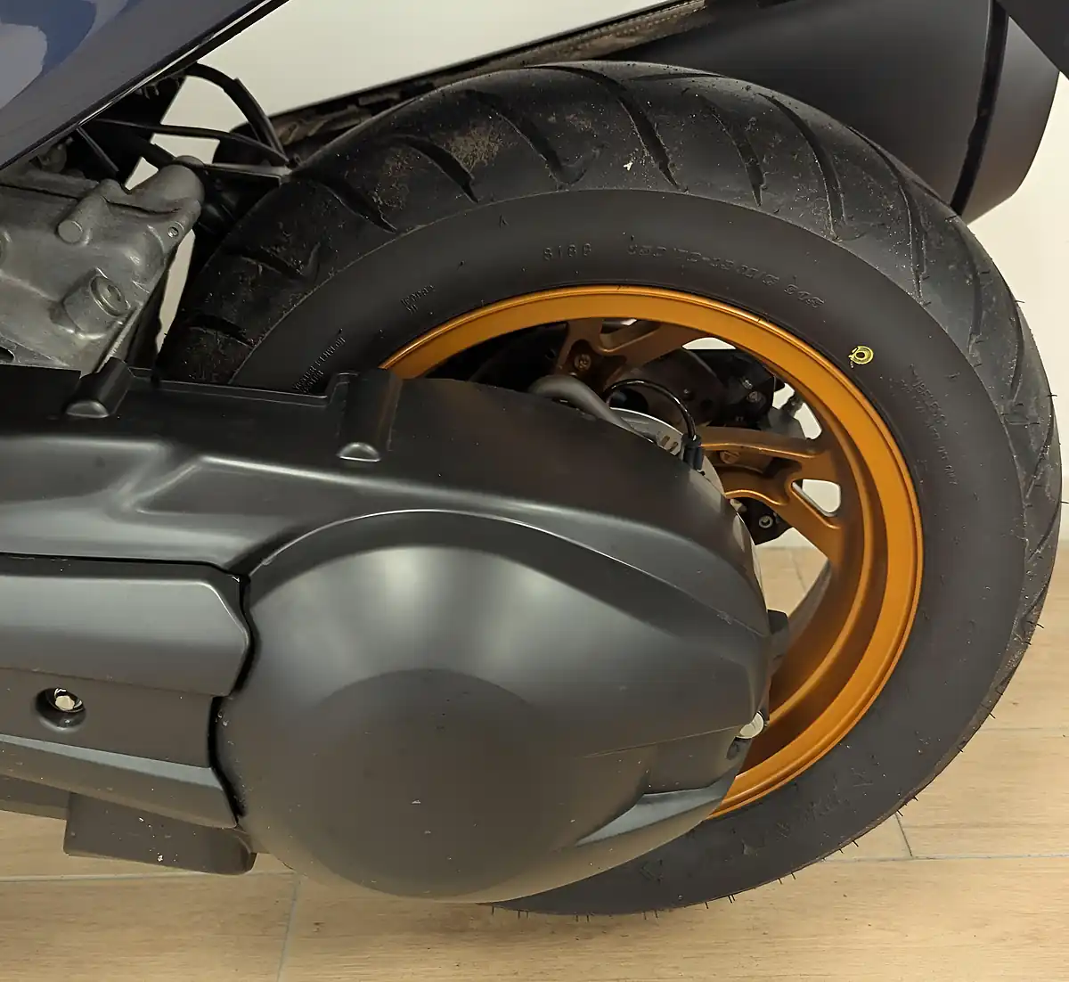 Used 2025 Suzuki Burgman 400 Blue - Interior and Exterior details 12