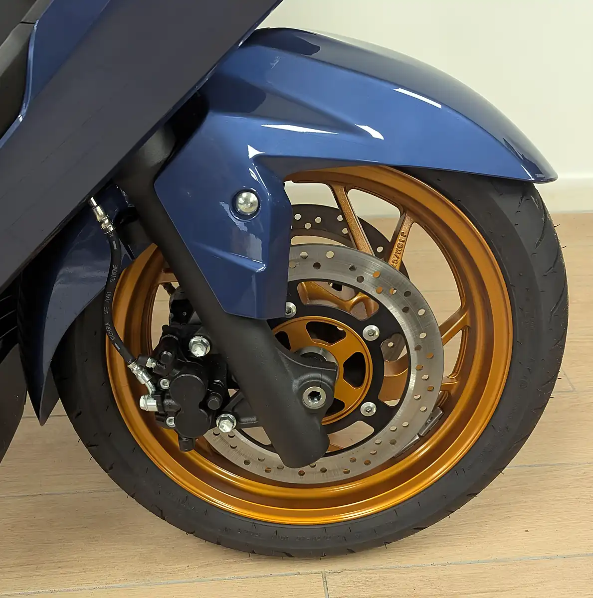 Used 2025 Suzuki Burgman 400 Blue - Interior and Exterior details 15