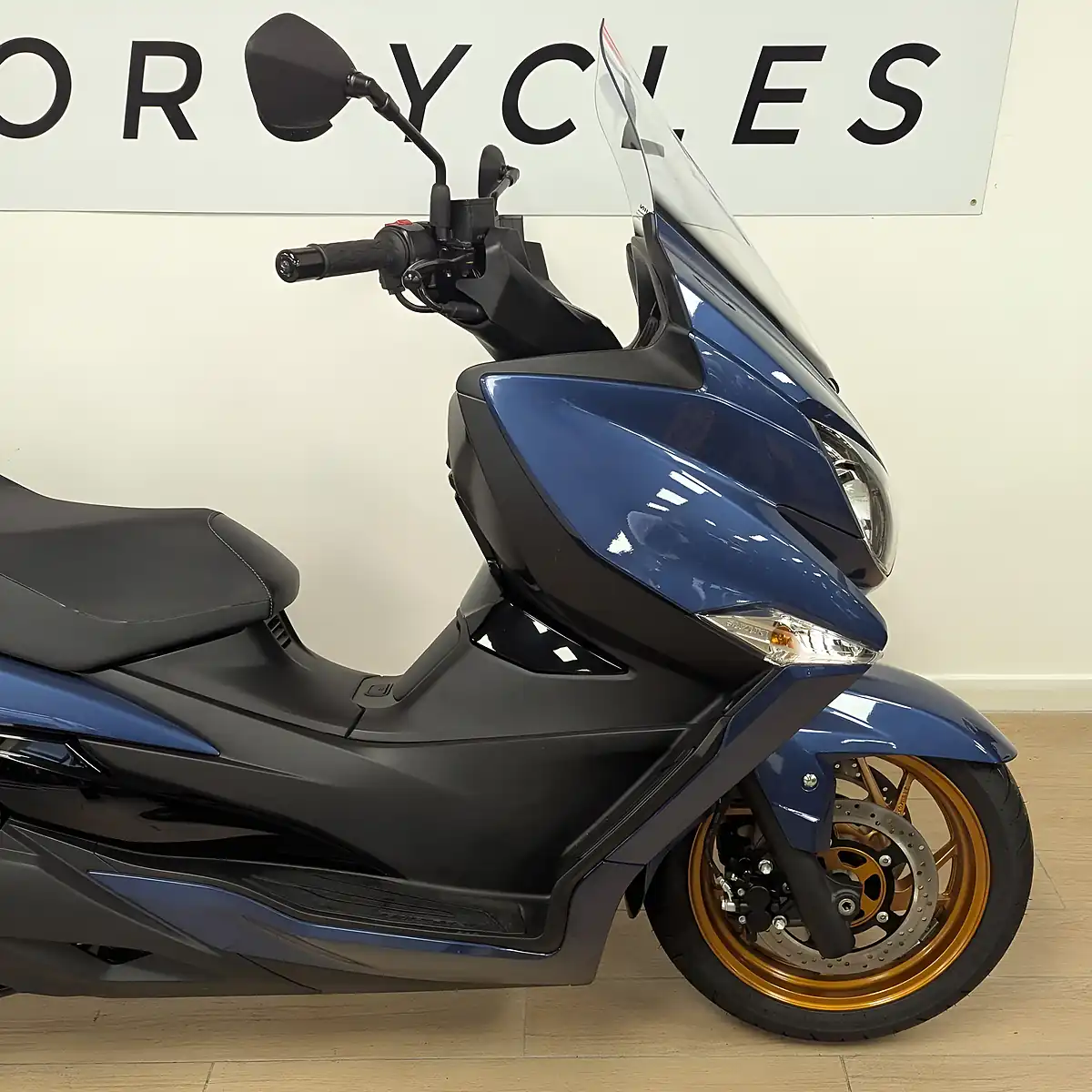 Used 2025 Suzuki Burgman 400 Blue - Interior and Exterior details 18