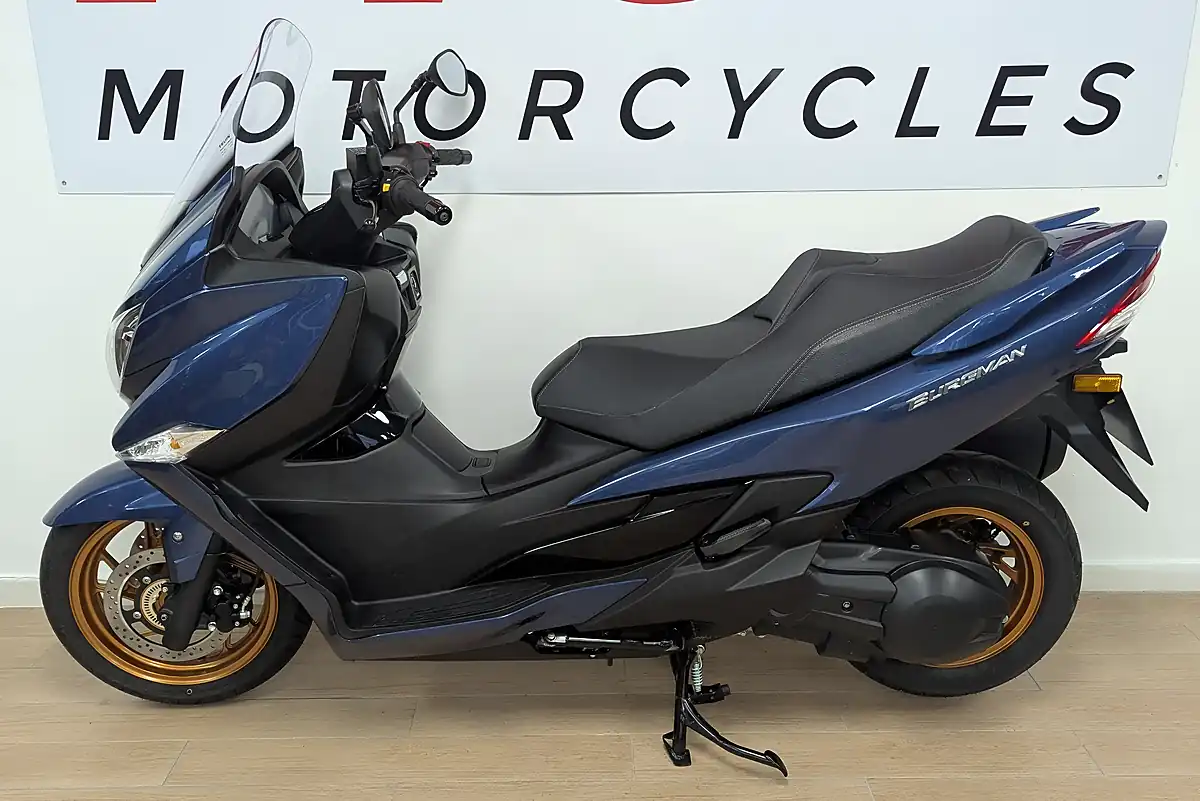 Used 2025 Suzuki Burgman 400 Blue - Interior and Exterior details 4