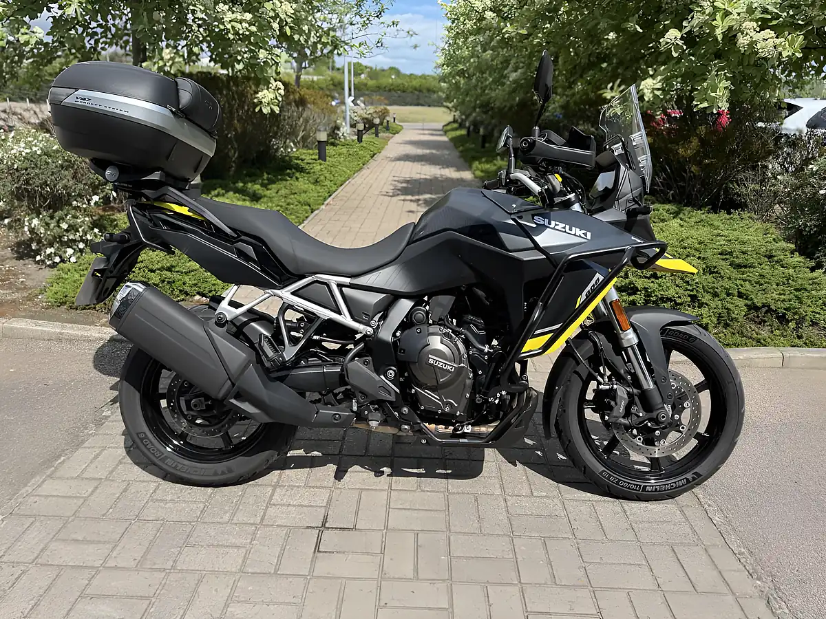 Used 2025 Suzuki Dl 800 RQM5 V-Strom 800RE Black - Front View