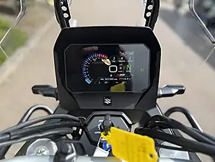 Used 2025 Suzuki Dl 800 RQM5 V-Strom 800RE Black - Interior and Exterior details 10