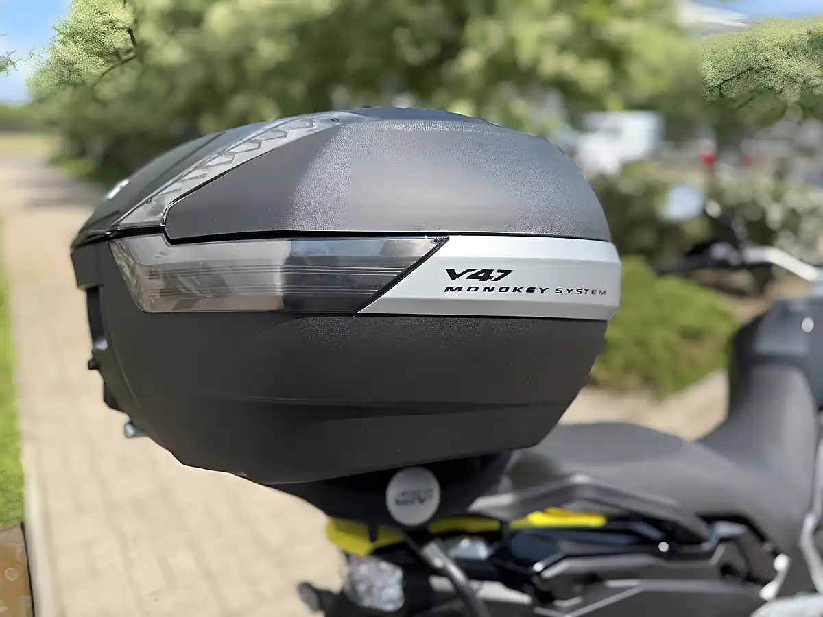 Used 2025 Suzuki Dl 800 RQM5 V-Strom 800RE Black - Interior and Exterior details 11